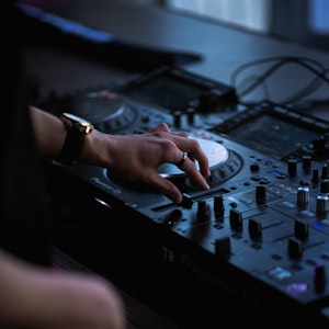 DJ CaKin 奔驰Sl350House音乐大碟No8